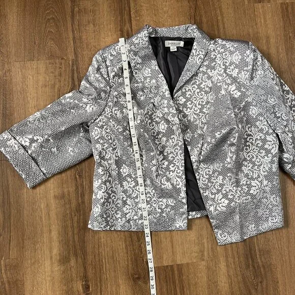 NEW Danillo 2-Piece Dress Suit Jacket Silver Brocade Size 20W - Picture 6 of 16